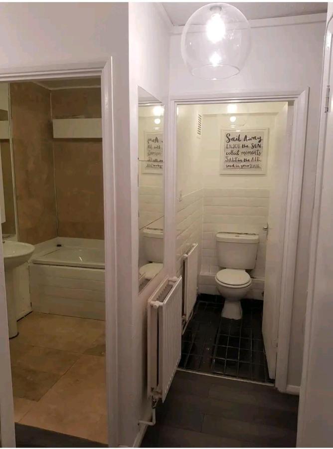 Appartement R1 Superking Sized Bed & 65" Tv On The Wall In Clapham à Londres Extérieur photo